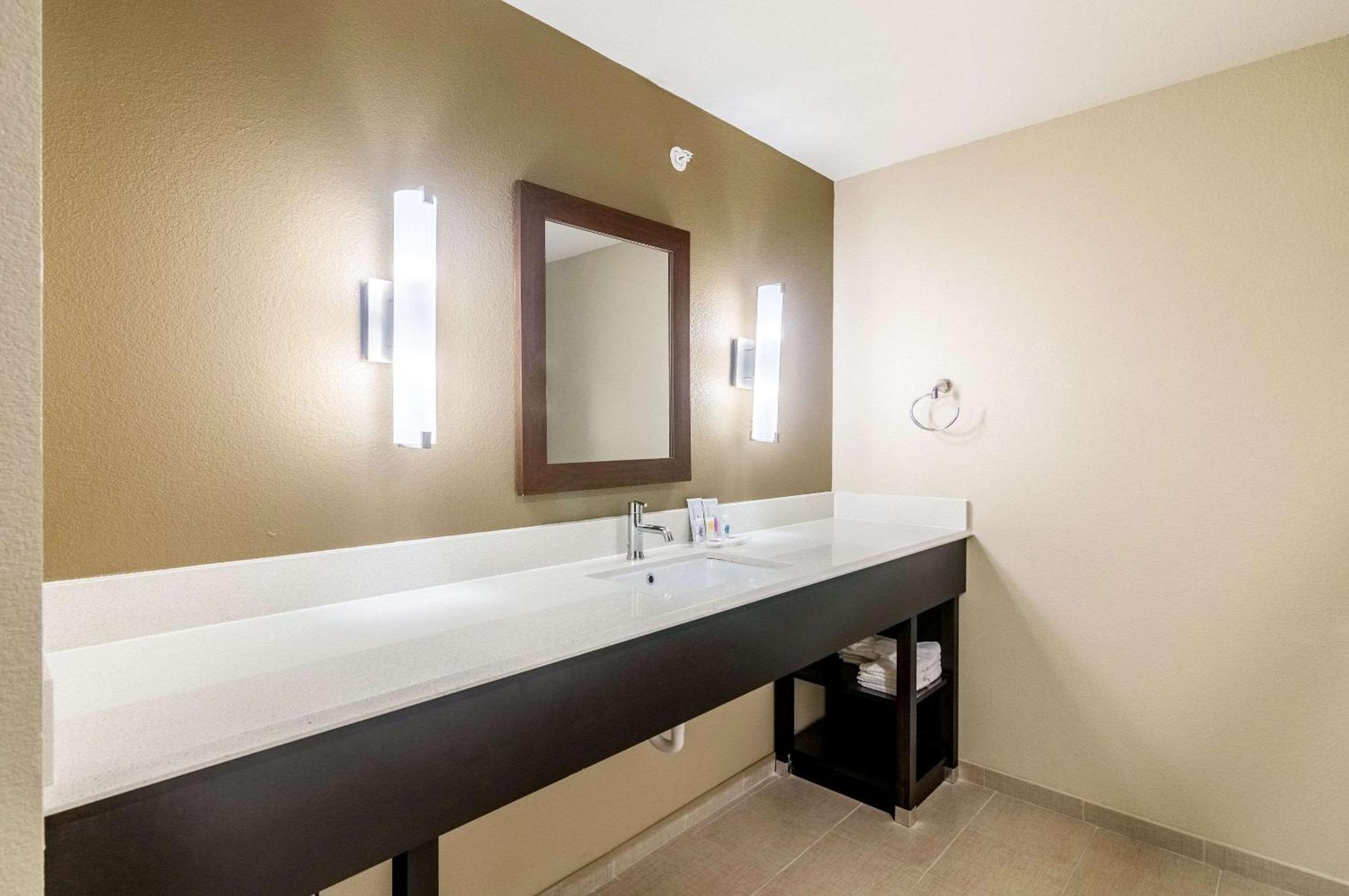 Comfort Suites Meridian And I-40 Oklahoma City Zewnętrze zdjęcie
